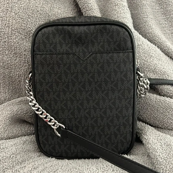 Michael Kors Jet Set Travel Medium Logo Crossbody Bag - Picture 3 of 8